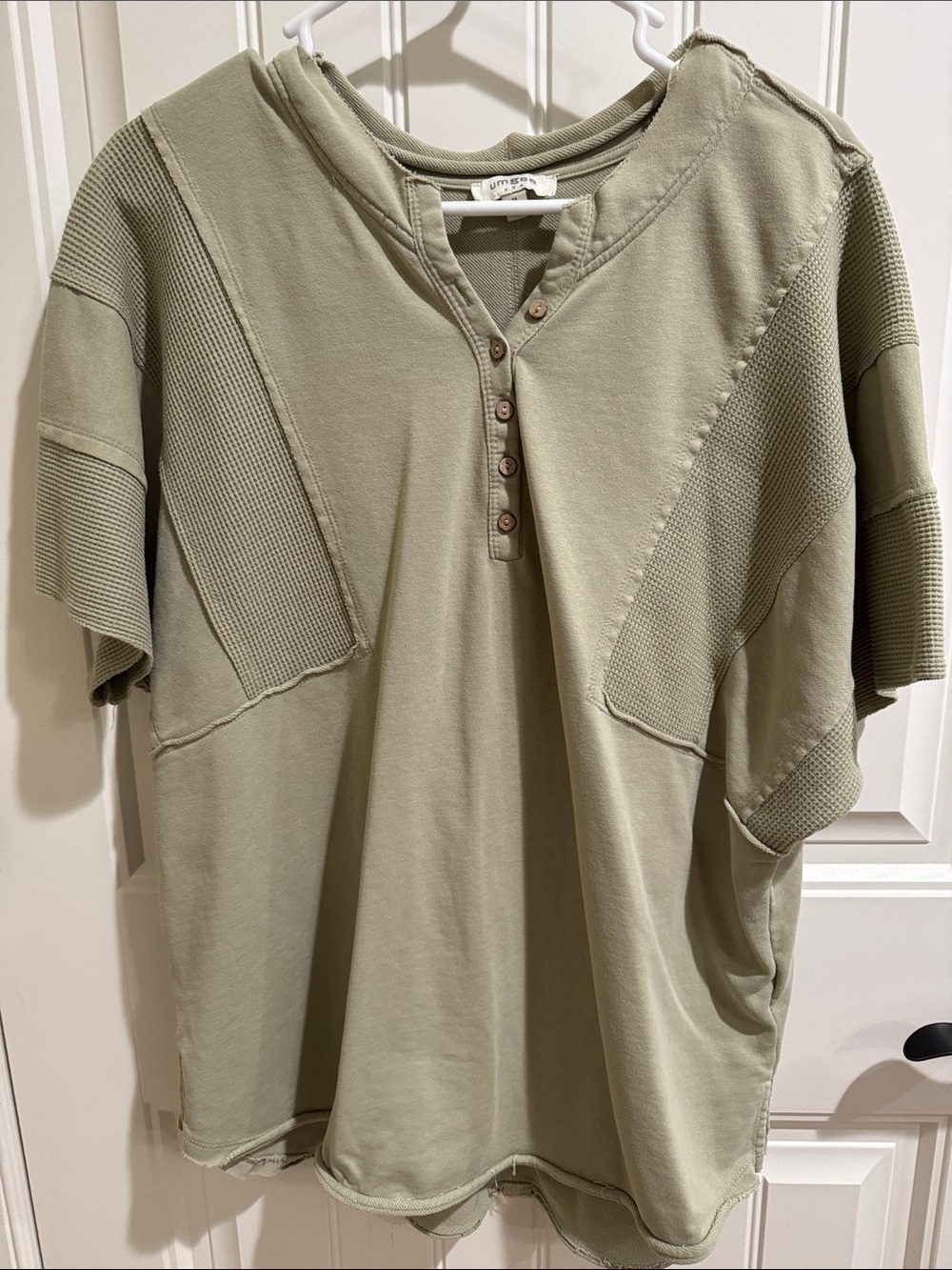 Umgee Short-Sleeve Tee in Sage